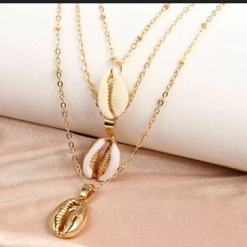 Women’s 3 layer shell necklace gold - Picture 4 of 5